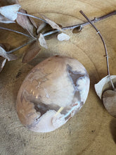 Flower Agate Palm Stone SKU 24130