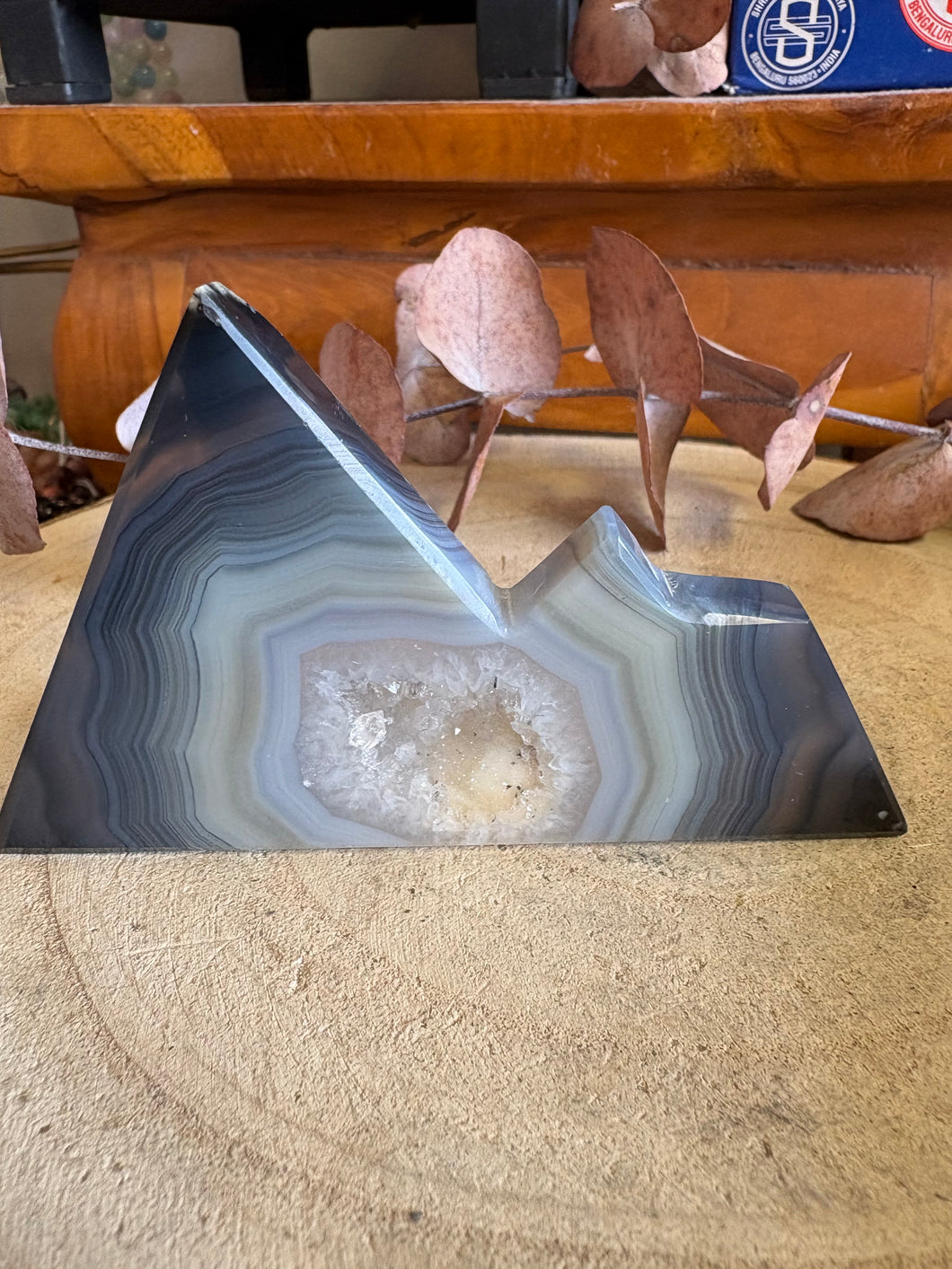 Druzy Agate Mountain Carving SKU 26277