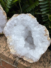Cracked Quartz Geode SKU 25100