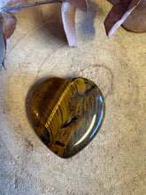 Tiger Eye Flat Heart SKU 26099A