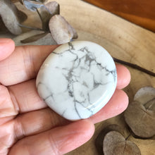 Howlite Smooth Stone SKU 23077D