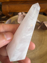 Mangano Calcite Obelisk SKU 25664