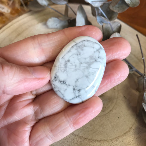 Howlite Smooth Stone SKU 22548A