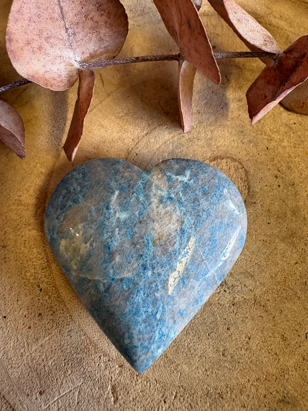 Trolleite Quartz Heart SKU 25972