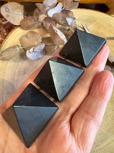 Shungite Pyramid SKU 24669