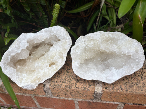 Cracked Quartz Geode SKU 25536