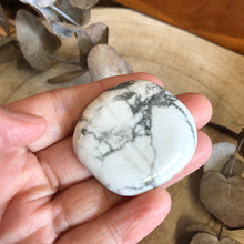 Howlite Smooth Stone SKU 23077