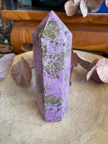 Serpentine & Stichtite Point SKU 25754