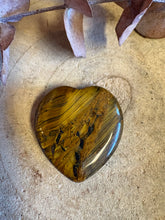 Tiger Eye Flat Heart SKU 26090B