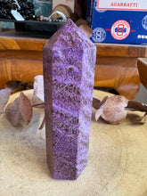 Serpentine & Stichtite Point SKU 25752