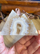 Druzy Agate Mountain Carving SKU 26276