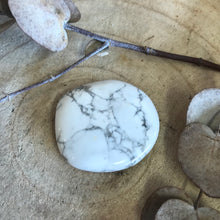 Howlite Smooth Stone SKU 23077D