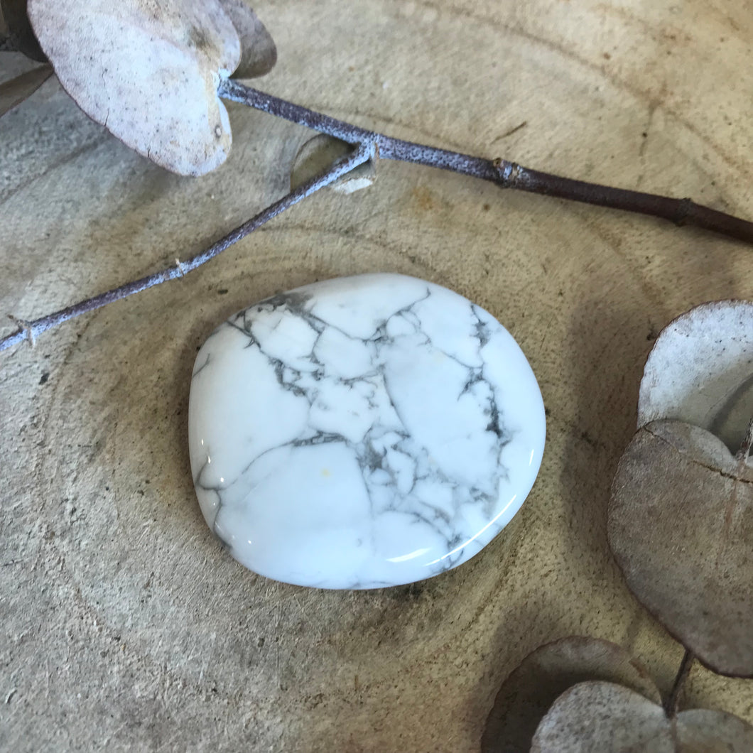 Howlite Smooth Stone SKU 23077D