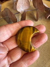 Tiger Eye Moon SKU 25717B