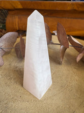 Mangano Calcite Obelisk SKU 25664