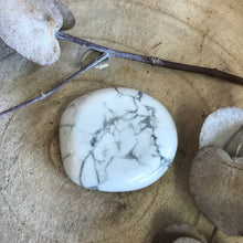 Howlite Smooth Stone SKU 23077D