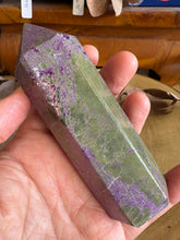 Serpentine & Stichtite Point SKU 25721