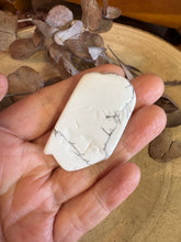 Howlite Slab SKU 24618A