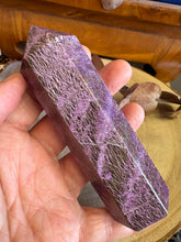 Serpentine & Stichtite Point SKU 25752