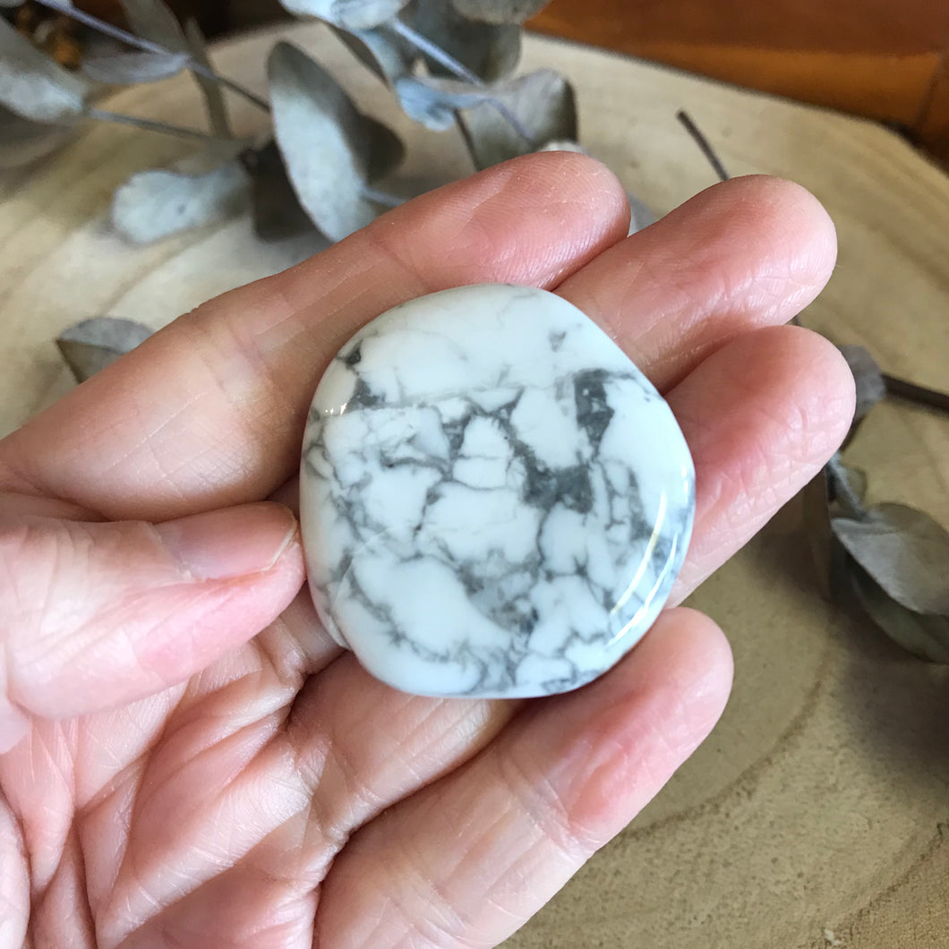 Howlite Smooth Stone SKU 22548C