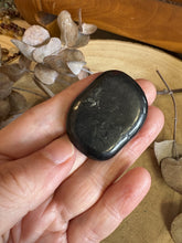 Shungite Smooth Stone 24037D