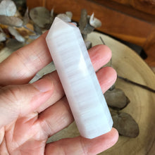 Mangano Calcite Point SKU 23119
