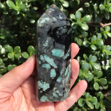 Emerald in Matrix Point SKU 20025