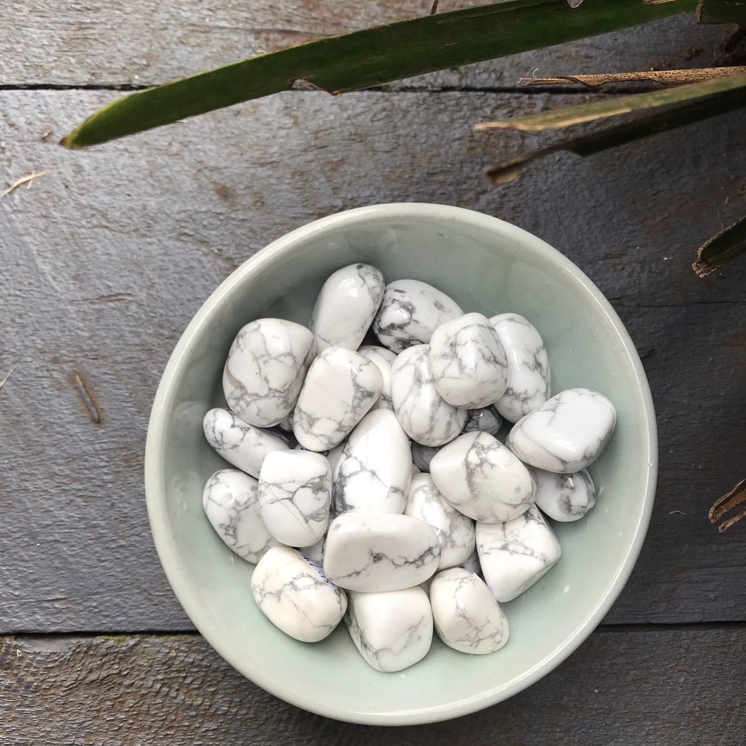 Howlite Tumblestones SKU 19299