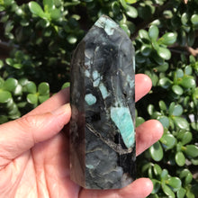 Emerald in Matrix Point SKU 20025