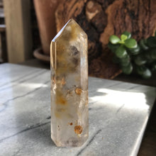 Inclusion Quartz Point SKU 20286